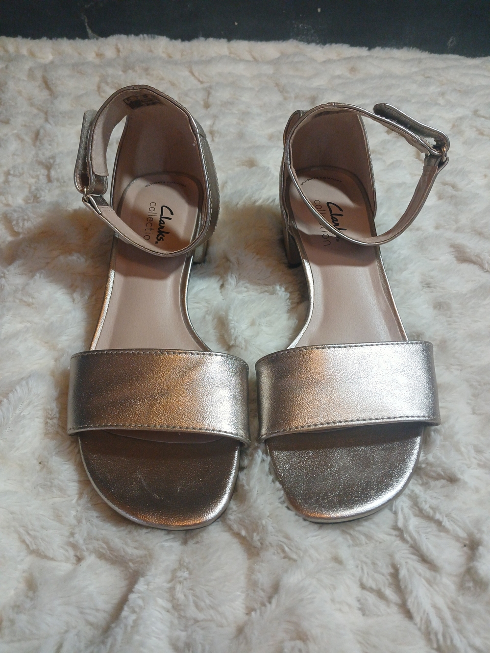 Clarks Metallic Rose Gold Caroleigh Anya Ankle Strap Block Heel Sandals Size 8